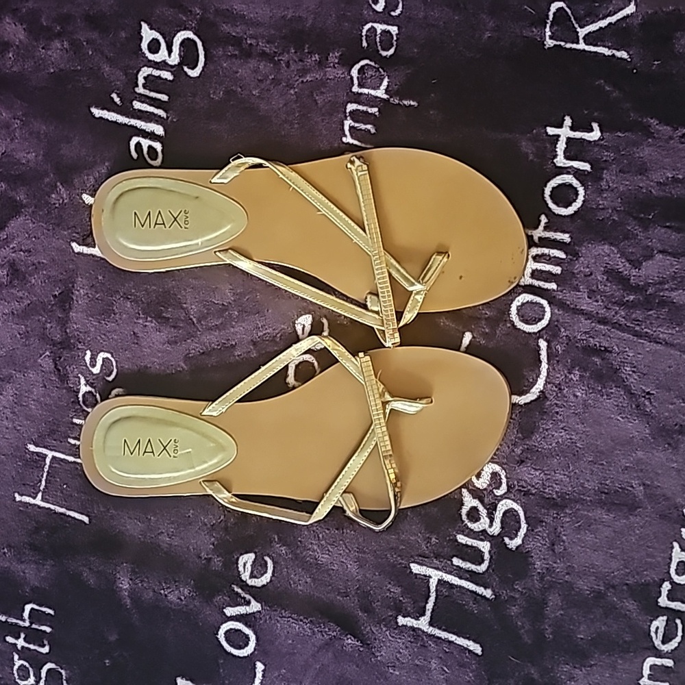Size 10 max rave sandles